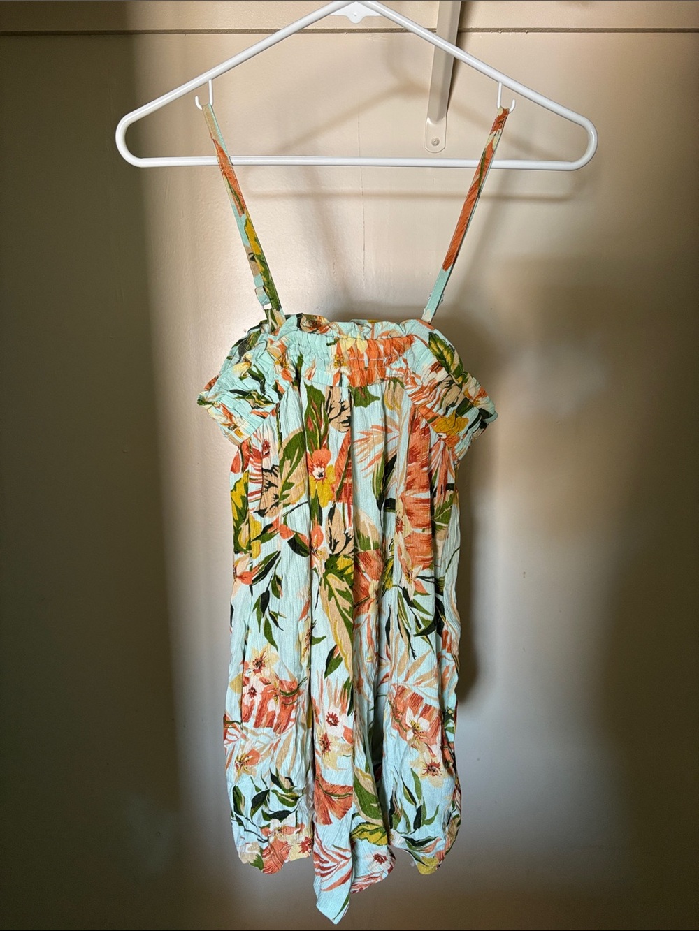 ANGIE floral romper with adjustable straps and pockets